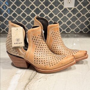 Ariat Women's Dixon Studs Leather Western Booties